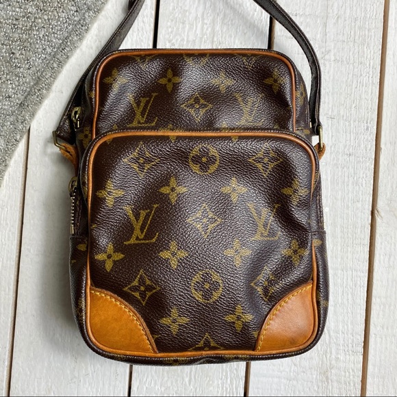 SOLD Louis Vuitton Monogram Amazone Crossbody - Picture 4 of 16